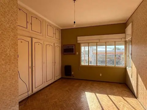 VENTA CASA 2 DORMITORIOS PLANTA ALTA B° CENTRO