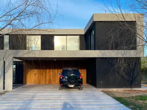 Alquiler Anual Casa a La Laguna en San Benito Villanueva Tigre