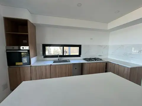 Alquiler Anual Casa a La Laguna en San Benito Villanueva Tigre