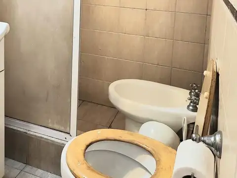 CASA 4 AMBIENTES CON LOCAL COMERCIAL EN  VILLA BALLESTER