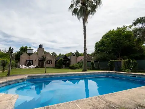 CASA 3 DORMITORIOS Y PILETA - VILLA CALIFORNIA