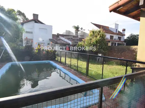 Casa 5 ambientes con 2 baños