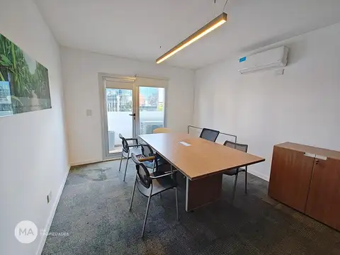 Oficina en Venta al Este