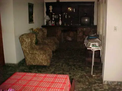 EN VENTA GALPON + DEPARTAMENTO EN PLANTA ALTA DE 3 AMBIENTES; CON BALCON, TERRAZA - FICHA 2655