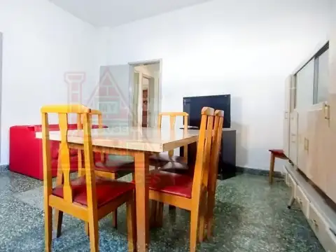 Casa 6 ambientes con 2 baños