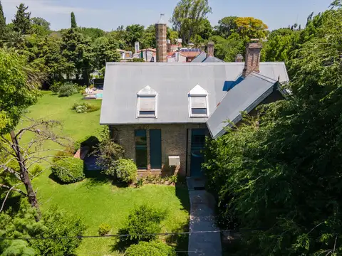 Casa en Venta con 4 cocheras