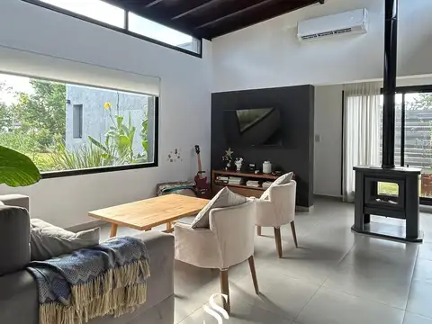 Casa 5 ambientes con 3 baños