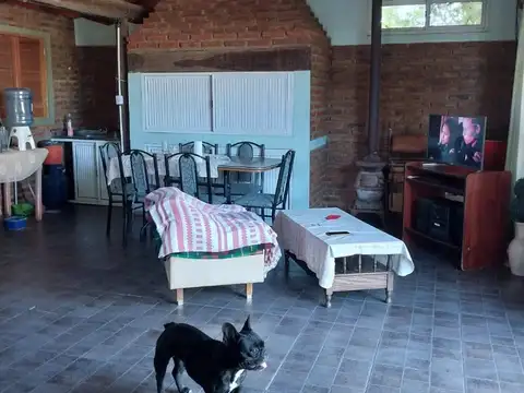 Casa con piscina. Piñero