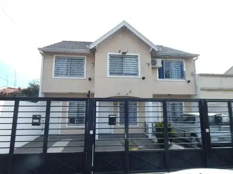 Triplex en Venta en Quilmes Oeste