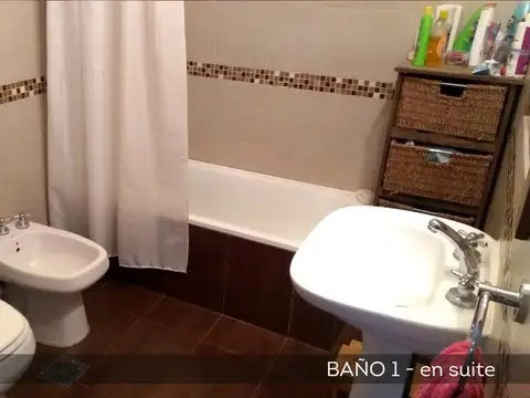 Depto Tipo Casa en Venta de 4 dormitorios
