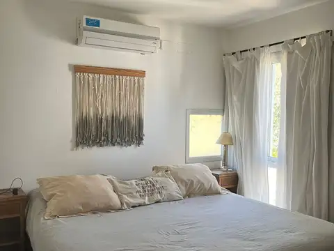 Casa 7 ambientes con 1 baño