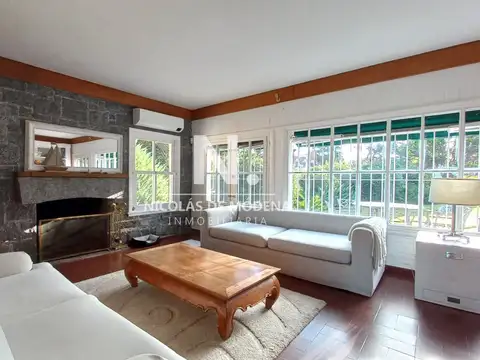 Casa 5 ambientes con 4 baños