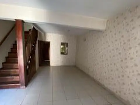 Casa dúplex en Venta en Hipólito Irigoyen al al 800 Escobar