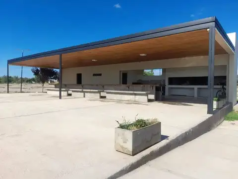 LOTE EN VENTA BARRIO EL BOSQUE FTE A ESPACIO VERDE