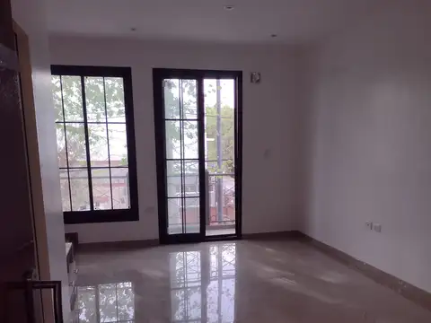 Depto Tipo Casa en Alquiler de 3 ambientes