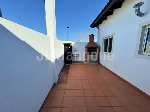Depto Tipo Casa en Venta de 3 ambientes