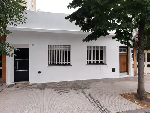 PH INDEPENDIENTE AL FRENTE CON PATIO Y TERRAZA 