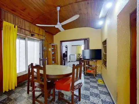 Casa 4 ambientes con 1 baño