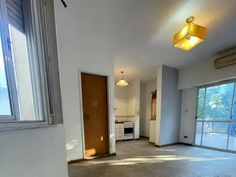 Venta PH con balcón terraza y mucha luz natural