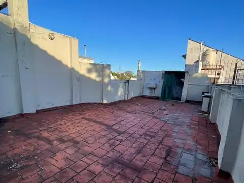 Depto Tipo Casa 2 ambientes con 1 baño