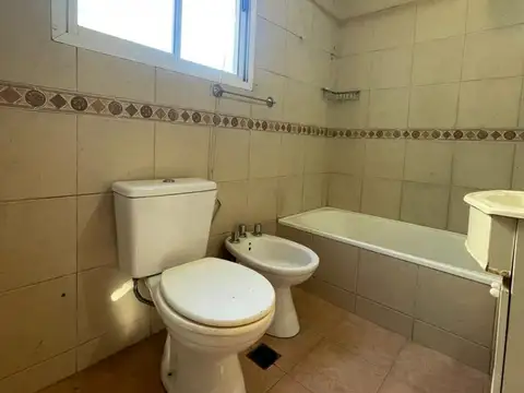 Depto Tipo Casa en Venta en Villa del Parque, USD 115.000