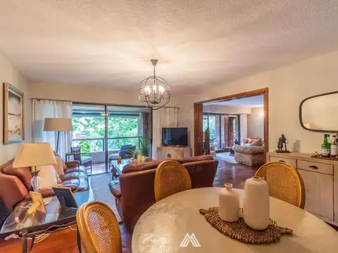Departamento en Venta con 3 cocheras