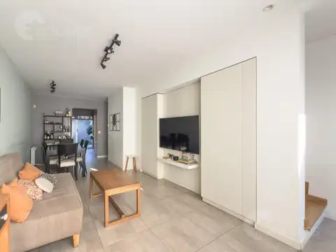 Depto Tipo Casa en Venta con 1 cocheras