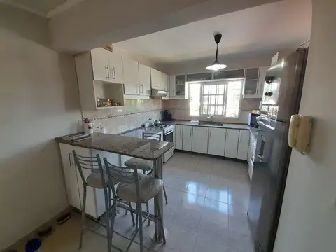 Casa multifamiliar 3 amb + 4 amb en venta Boulogne