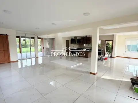 Casa en Alquiler en Ayres Plaza, USD 2.500