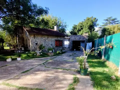 Gran Lote con casa a demoler o reciclar + taller