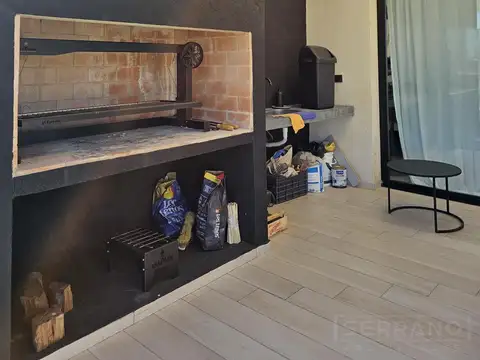 LHC. Venta Casa 6 amb con pileta en Riberas, Puertos del Lago, Escobar