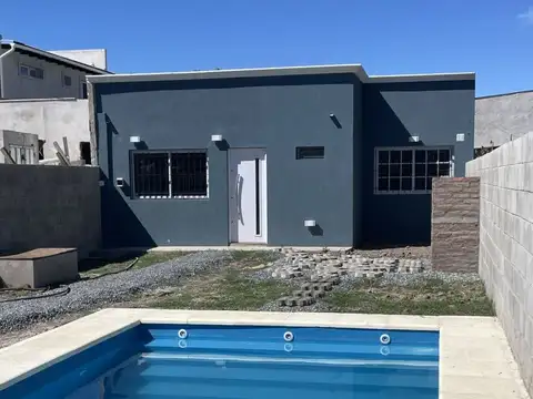 Casa en Alquiler con 1 cochera