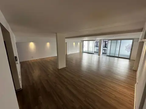 Oficina en Alquiler al Norte