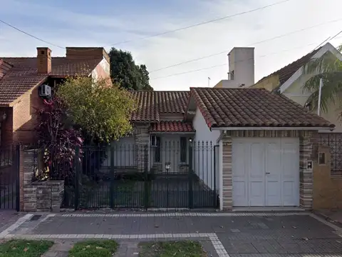 CASA 3 AMBIENTES - VENTA - BANFIELD