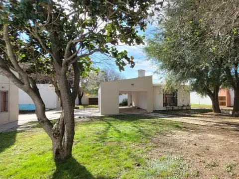 OPORTUNIDAD VENTA CASA MAS DOS DPTOS.AMPLIO LOTE