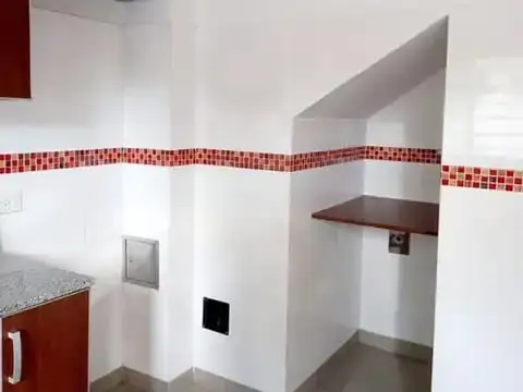 ALQUILER CASA TRIPLEX TIGRE CON COCHERA