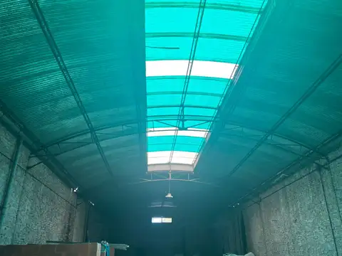 Galpon en Alquiler 43  mts Fondo