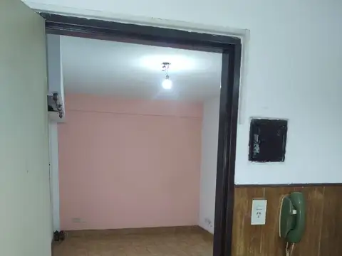 EXCELENTE 2 AMBIENTES GRANDE  con patio y lavadero 1º PISO