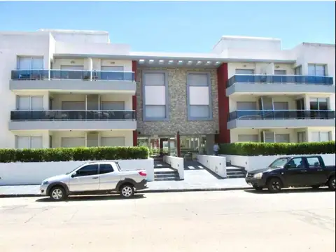 Apartamento en venta c/ cochera en Península