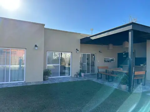 Hermosa Casa en santa isabel 2