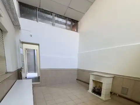 Oficina 5 ambientes con 2 baños