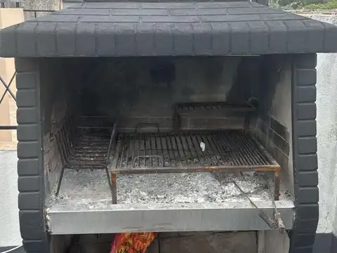 Laguna e/ Baldomero Fernández Moreno y Gregorio de Laferrere