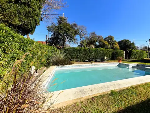 VENTA CASA 5 AMBIENTES EN BELLA VISTA