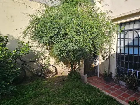 Manuela Pedraza  al 5100