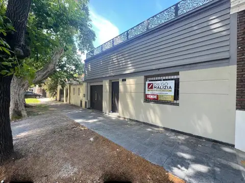 Venta casa 4 ambientes en Lomas de Zamora con cochera y terraza