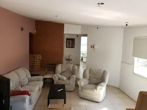 VENDO CASA EN B° ALTO DE LAS LOMAS