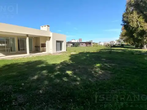 Venta Casa de 4 ambientes en Santa Emilia, Pilar del Este