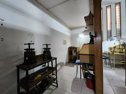 Local en Venta 63 años