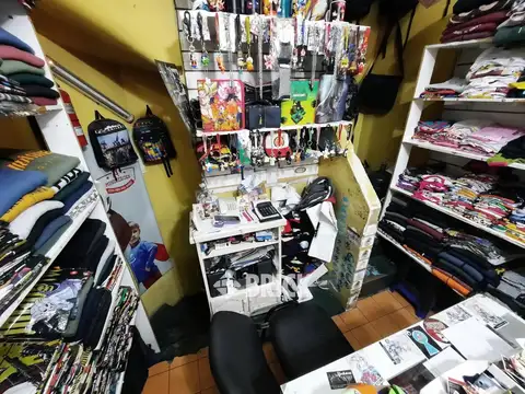 LOCAL EN GALERIA PASEO IMPERIAL EN CORRIENTES AL 2500 - 67 M2 IMPECABLE GRAN SOTANO OFICINA