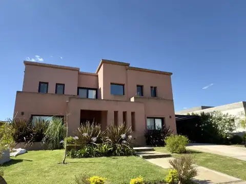 VENTA CASA 7 AMB CANTON NORTE A LA LAGUNA